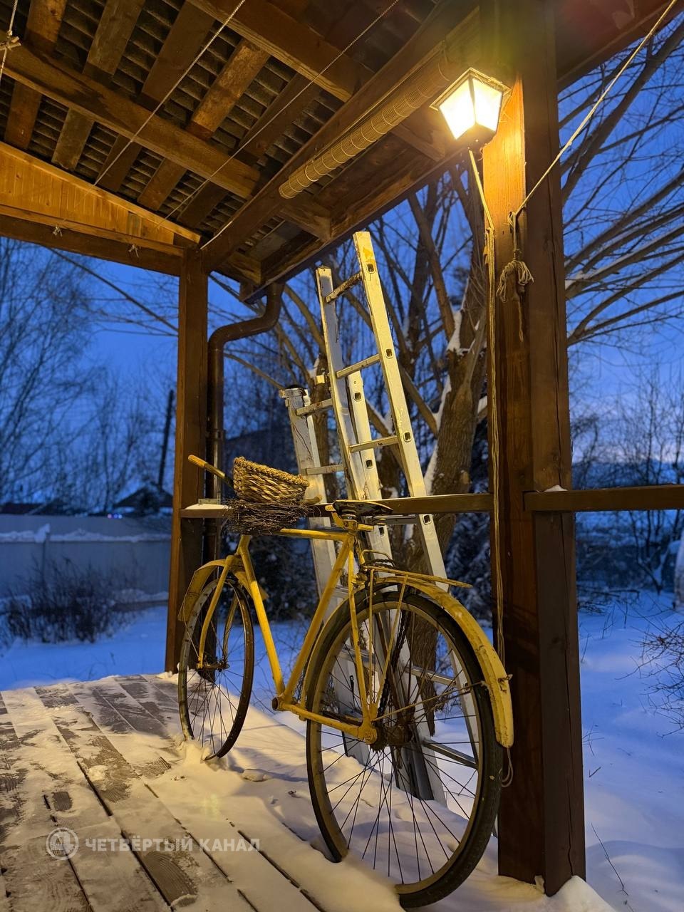 Пока город выдыхает, за городом — магия… Праздники в самом разгаре: кто-то всё ещё отсыпается дома, а кто-то махнул за город — и, кажется, не прогадал. Снег, тишина, морозный воздух и такие закаты, что хочется просто молчать... Пока город выдыхает, за городом — магия… Праздники в самом разгаре: кто-то всё ещё отсыпается дома, а кто-то махнул за город — и, кажется, не прогадал. Снег, тишина, морозный воздух и такие закаты, что хочется просто молчать...