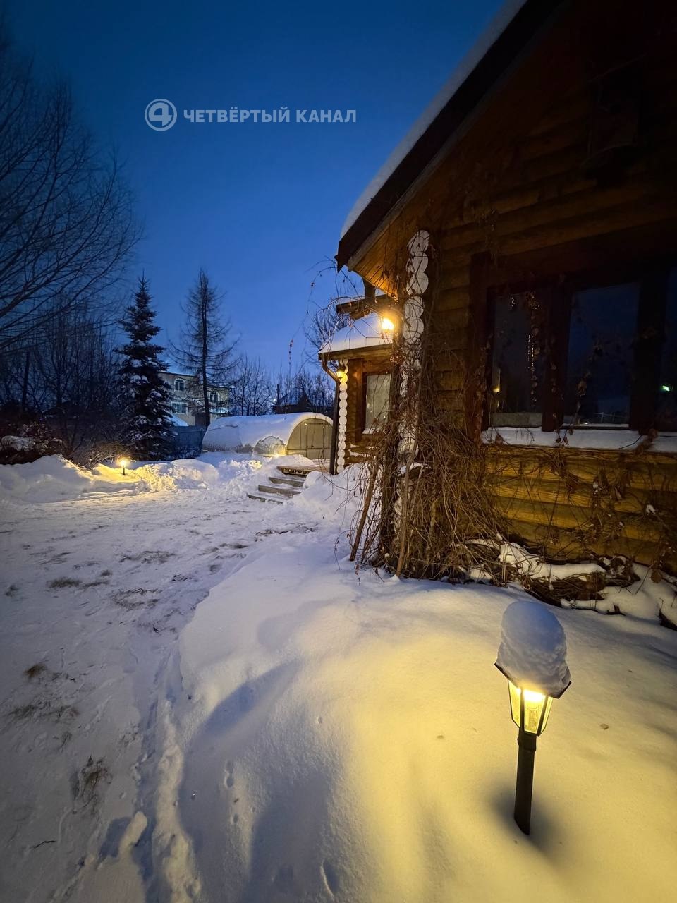 Пока город выдыхает, за городом — магия… Праздники в самом разгаре: кто-то всё ещё отсыпается дома, а кто-то махнул за город — и, кажется, не прогадал. Снег, тишина, морозный воздух и такие закаты, что хочется просто молчать... Пока город выдыхает, за городом — магия… Праздники в самом разгаре: кто-то всё ещё отсыпается дома, а кто-то махнул за город — и, кажется, не прогадал. Снег, тишина, морозный воздух и такие закаты, что хочется просто молчать...