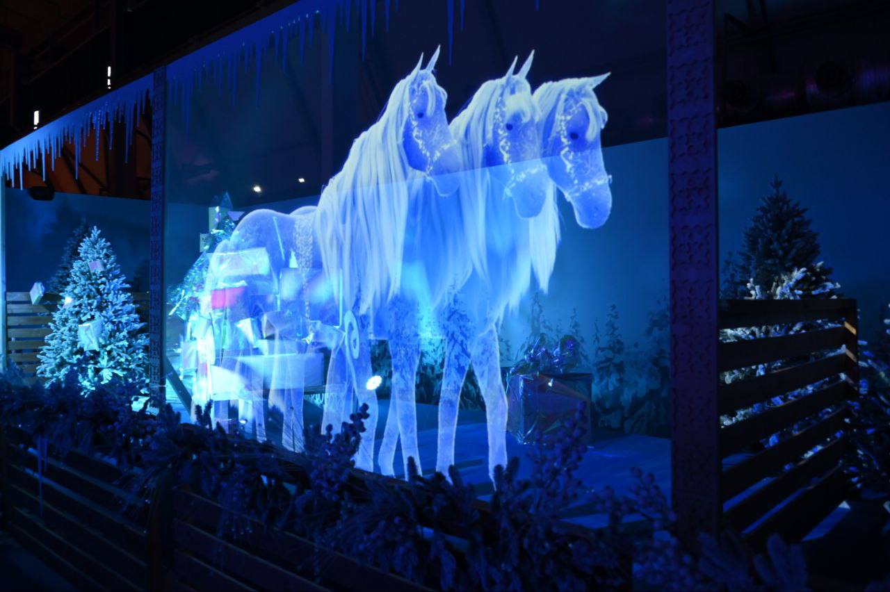 В Екатеринбург-ЭКСПО в новогодние каникулы для свердловчан заработала волшебная «Фабрика Деда Мороза» В Екатеринбург-ЭКСПО в новогодние каникулы для свердловчан заработала волшебная «Фабрика Деда Мороза»