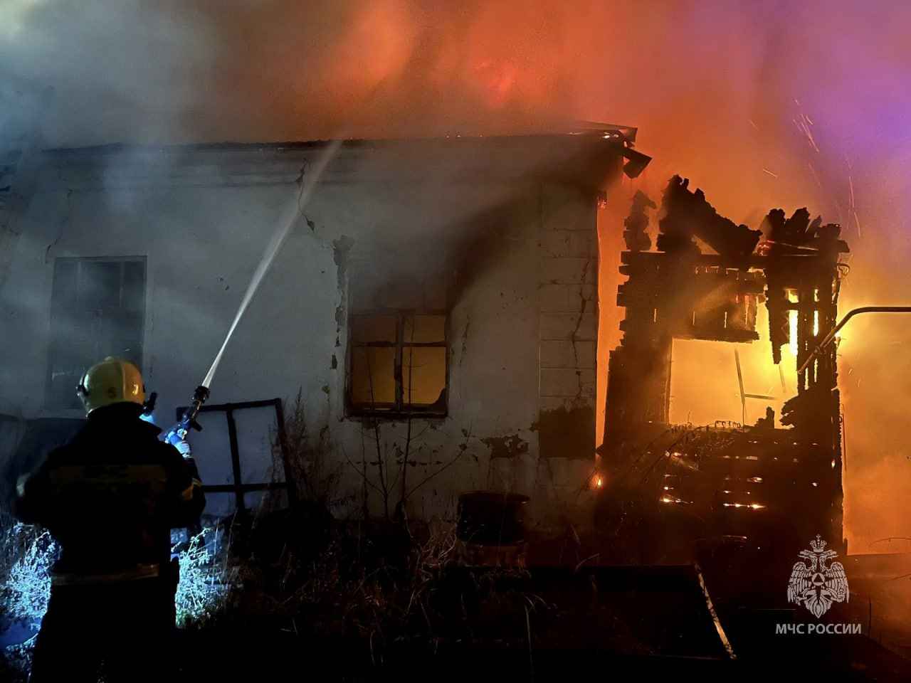 В Свердловской области за сутки произошло 28 пожаров