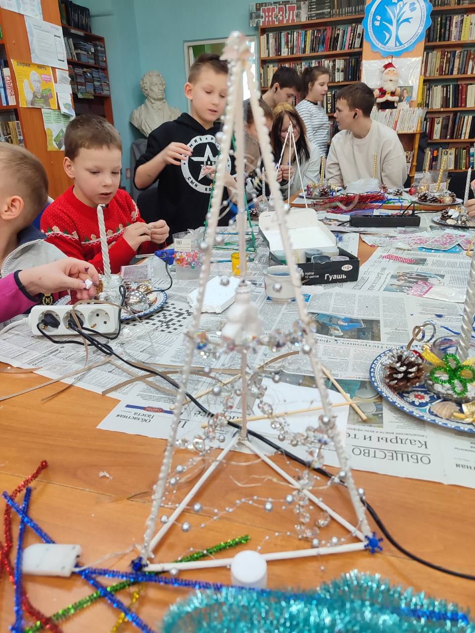 В новогодние каникулы в библиотеках Волчанска стартовали специальные игровые программы для взрослых и детей В новогодние каникулы в библиотеках Волчанска стартовали специальные игровые программы для взрослых и детей