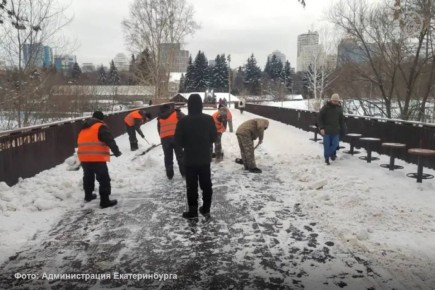 В Екатеринбурге перед Рождеством усилят очистку улиц