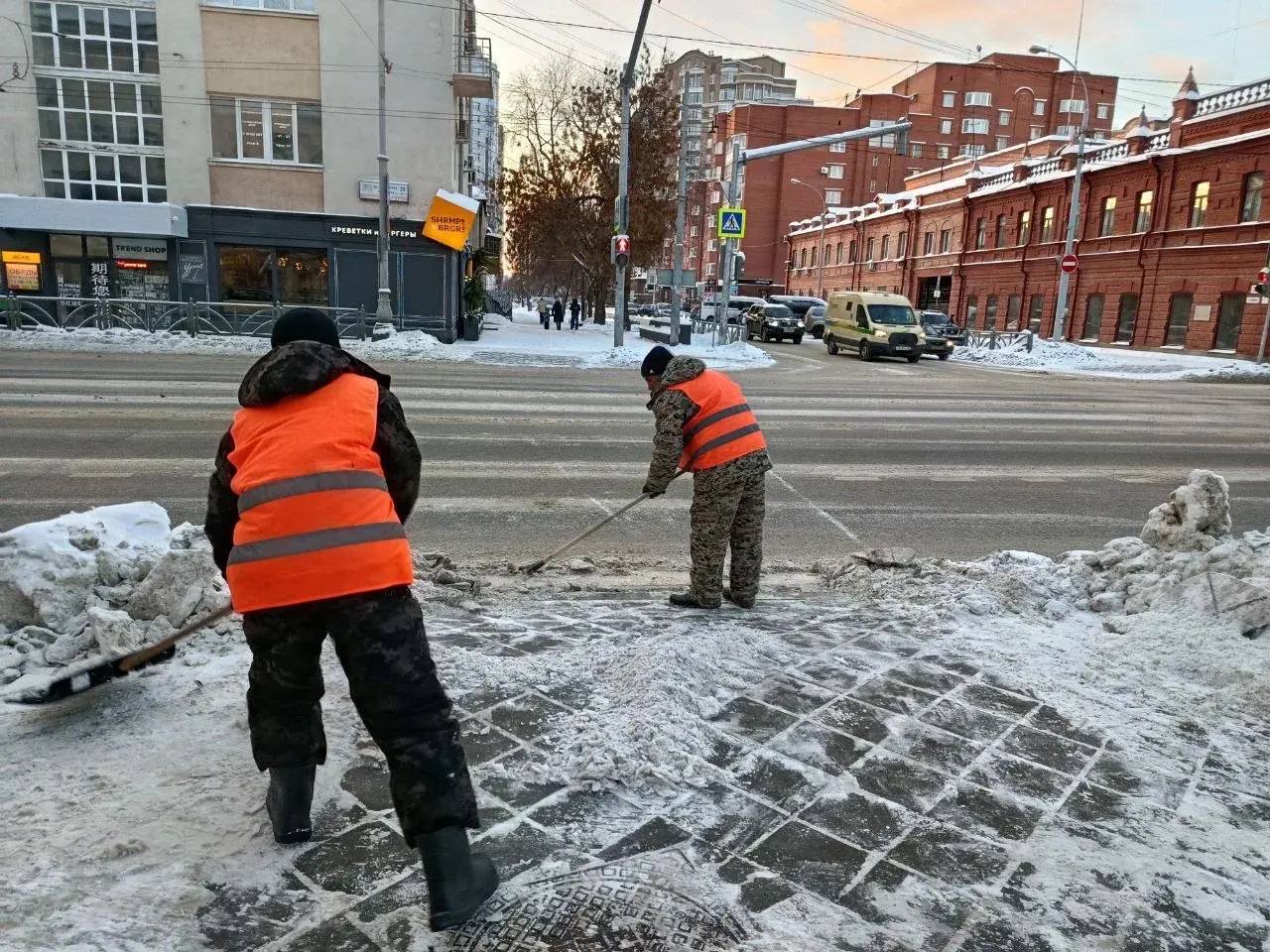 Алексей Орлов: Несмотря на новогодние праздники, коммунальные службы Екатеринбурга трудятся в круглосуточном режиме, обеспечивая комфорт и безопасность наших жителей и гостей Алексей Орлов: Несмотря на новогодние праздники, коммунальные службы Екатеринбурга трудятся в круглосуточном режиме, обеспечивая комфорт и безопасность наших жителей и гостей
