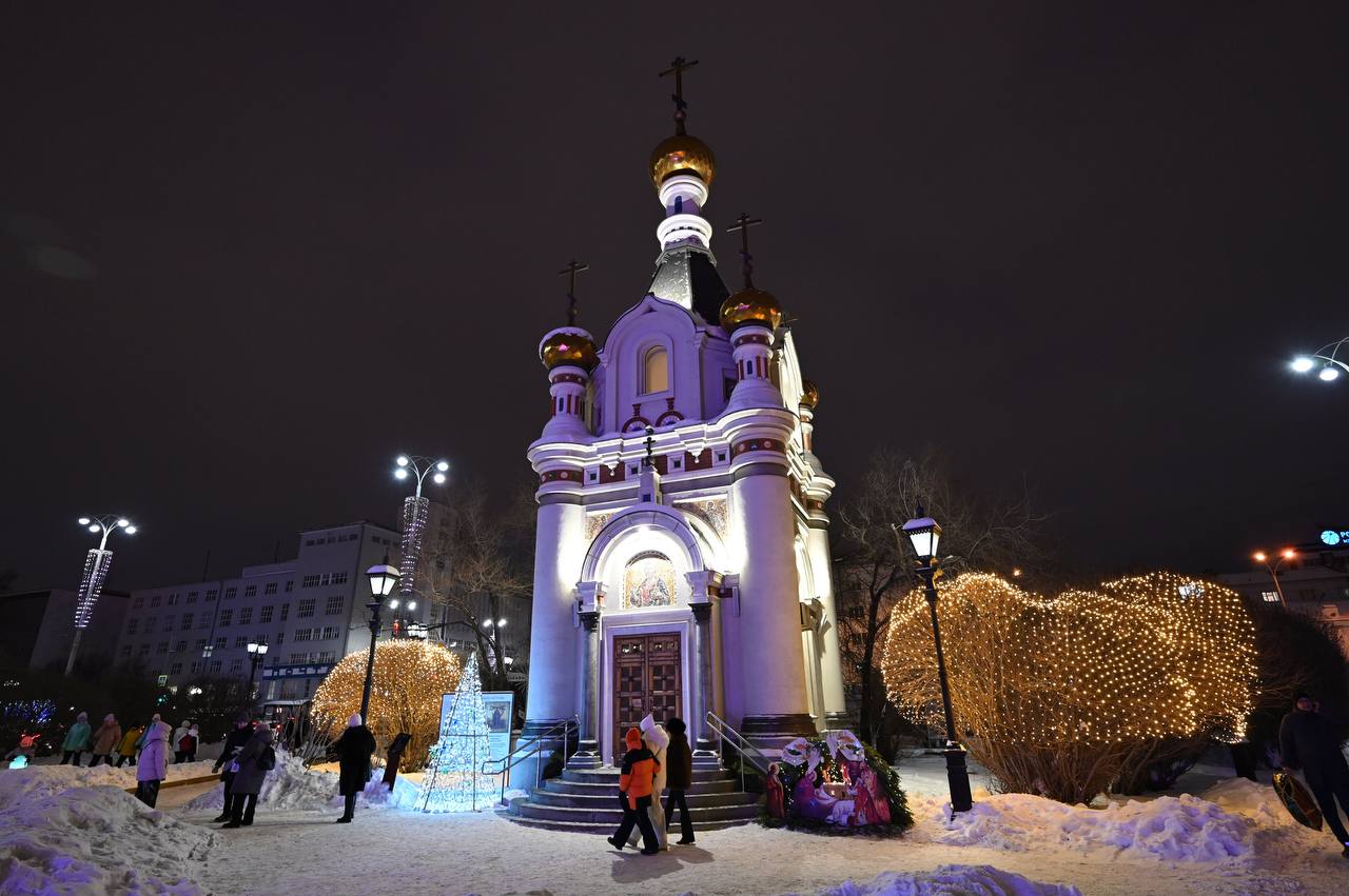 Денис Паслер поздравил свердловчан со светлым Рождеством Христовым Денис Паслер поздравил свердловчан со светлым Рождеством Христовым