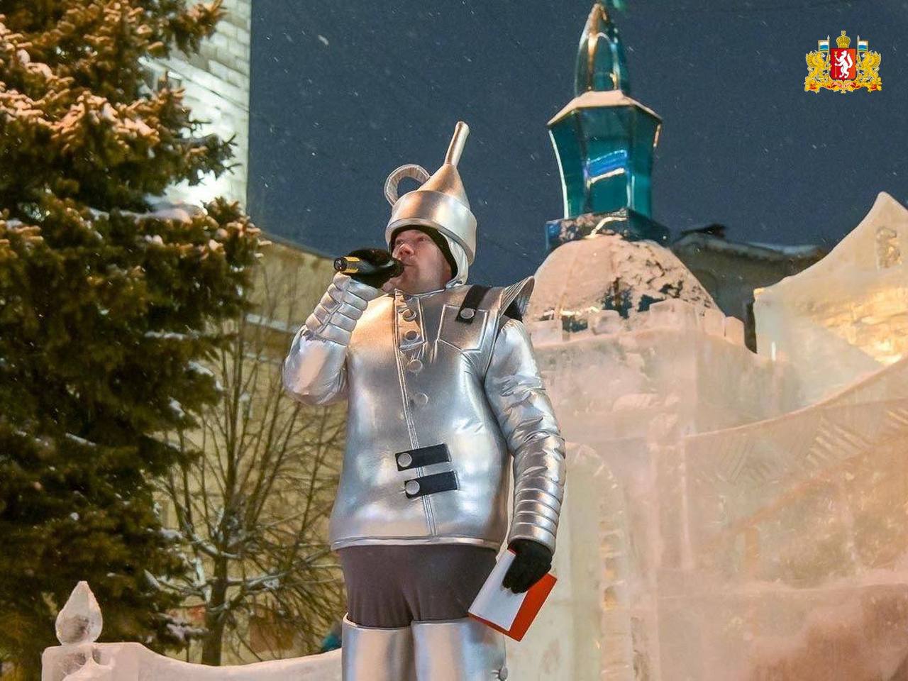 Новогодние каникулы – чудесное время, когда каждый вечер по всей области зажигаются яркие огоньки ледовых городков Новогодние каникулы – чудесное время, когда каждый вечер по всей области зажигаются яркие огоньки ледовых городков