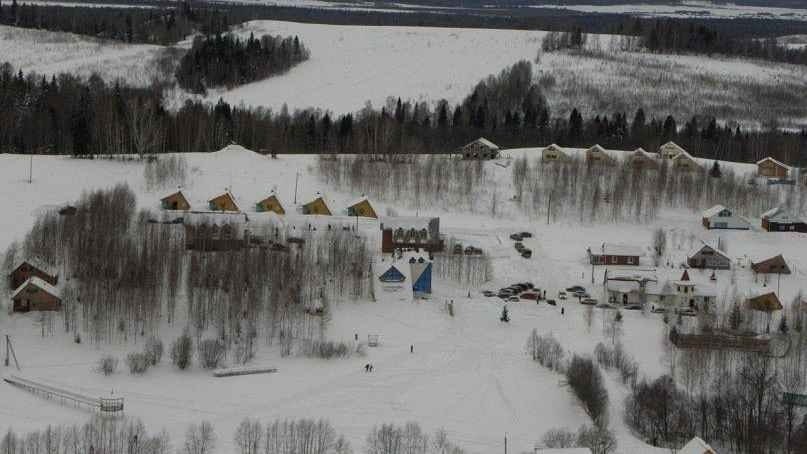 Крушение вертолета в Печмене: пилот погиб, пассажир в тяжелом состоянии