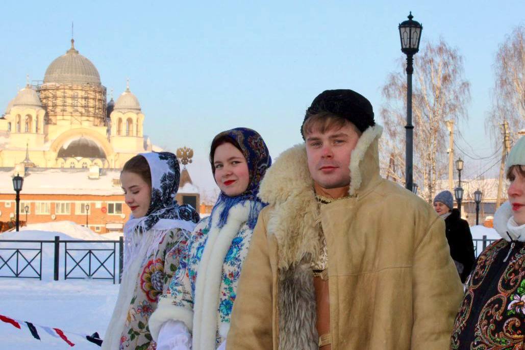 Рождественская ярмарка открылась в Верхотурье Рождественская ярмарка открылась в Верхотурье