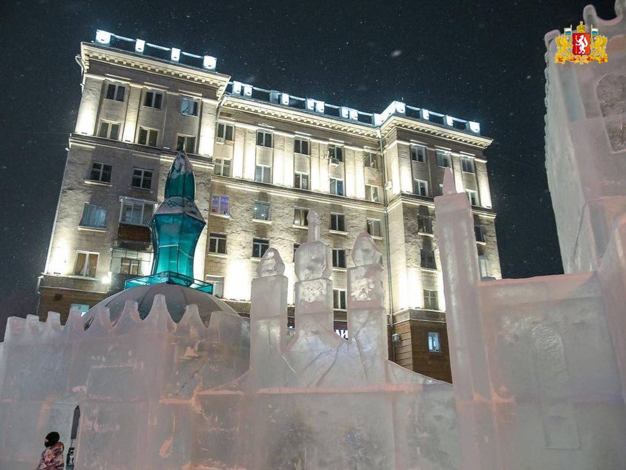 Новогодние каникулы – чудесное время, когда каждый вечер по всей области зажигаются яркие огоньки ледовых городков Новогодние каникулы – чудесное время, когда каждый вечер по всей области зажигаются яркие огоньки ледовых городков