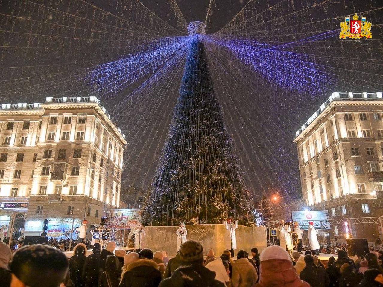 Новогодние каникулы – чудесное время, когда каждый вечер по всей области зажигаются яркие огоньки ледовых городков Новогодние каникулы – чудесное время, когда каждый вечер по всей области зажигаются яркие огоньки ледовых городков