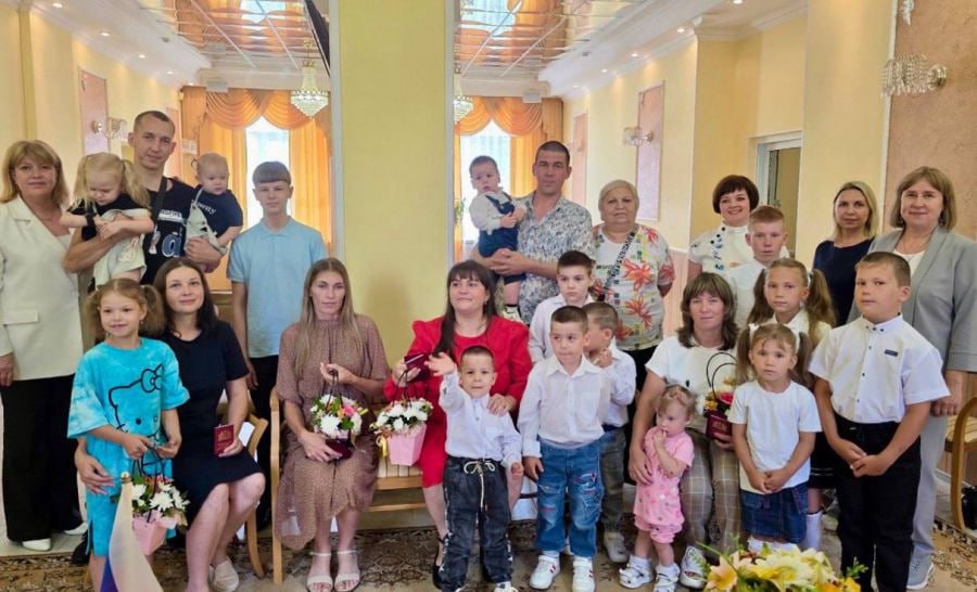 Почти 6 тысяч свердловских семей получили региональные награды в 2025 году Почти 6 тысяч свердловских семей получили региональные награды в 2025 году