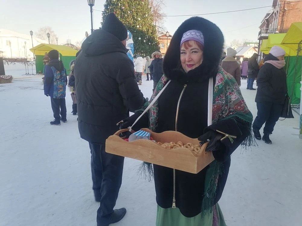 Рождественская ярмарка в Верхотурье собрала почти 2 тысячи человек Рождественская ярмарка в Верхотурье собрала почти 2 тысячи человек