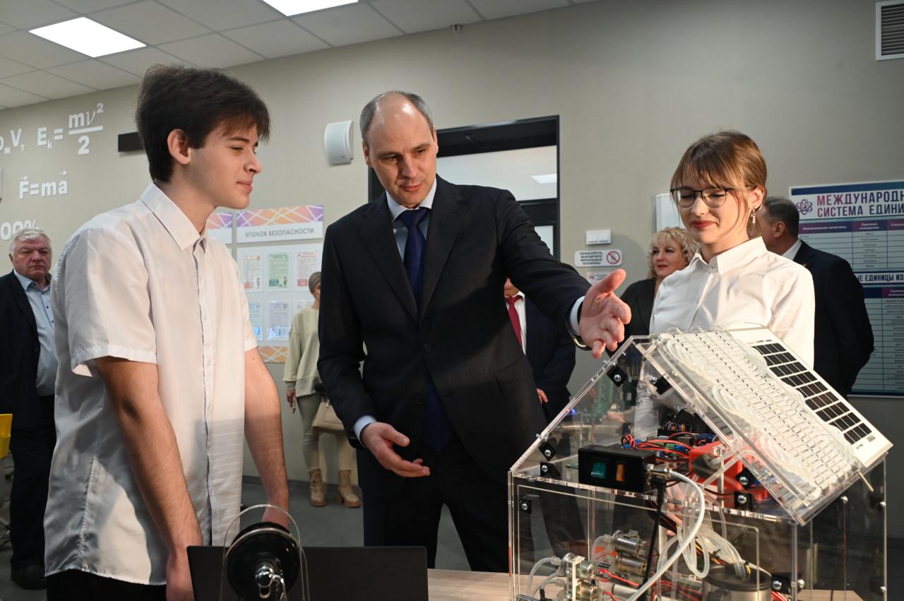 День открытий в Нижнем Тагиле: Денис Паслер 12 января работал во втором городе региона