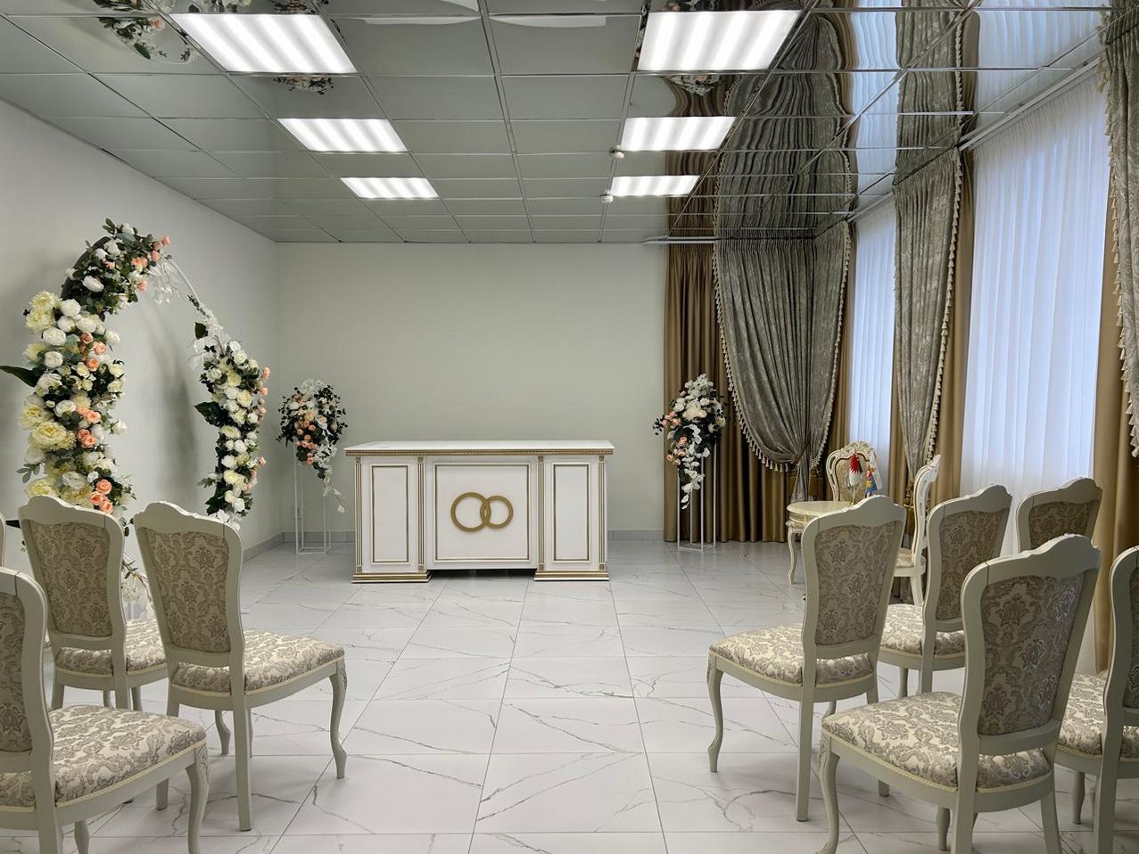 Обновление дворцов любви: двенадцать отделов ЗАГС Свердловской области отремонтировали за 2025 год Обновление дворцов любви: двенадцать отделов ЗАГС Свердловской области отремонтировали за 2025 год