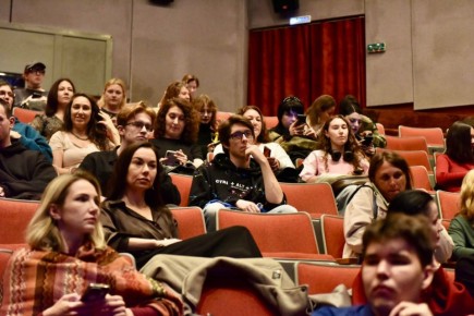 ������������ ��������� ���������� �������� � ������� ���������� ������ + ����, ������������ � 150-����� ����� ����������� �������� ������