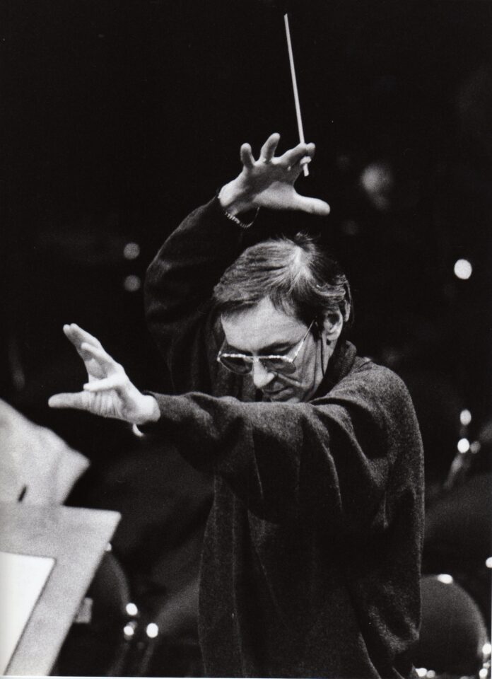 В честь выдающегося дирижера Евгения Колобова по его партитуре на Урале прозвучала великая поэма Ахматовой В честь выдающегося дирижера Евгения Колобова по его партитуре на Урале прозвучала великая поэма Ахматовой