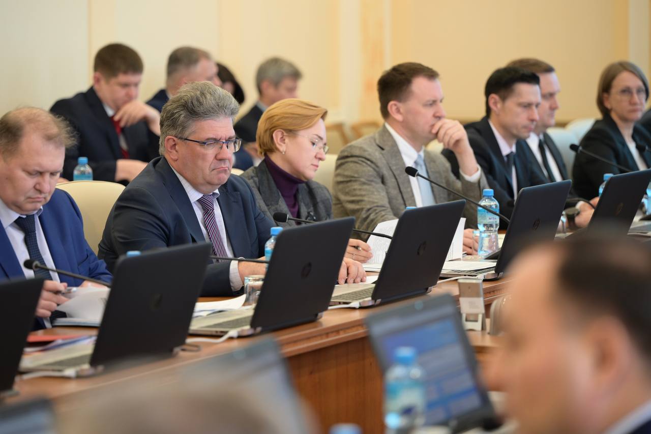 Денис Паслер решил на заседании правительства вопросы, актуальные для развития региона Денис Паслер решил на заседании правительства вопросы, актуальные для развития региона