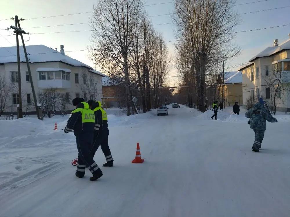 В Асбесте водитель Ford насмерть сбил женщину, которая переходила дорогу на перекрестке улиц Некрасова и Московской