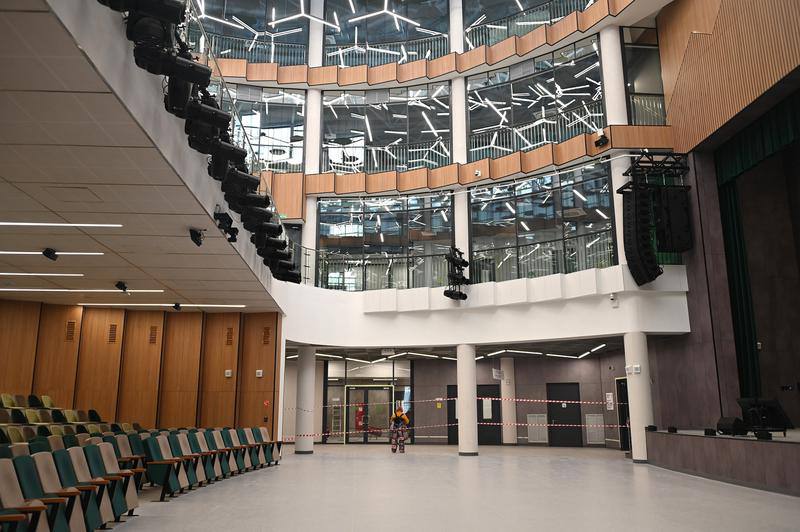 В Екатеринбурге сегодня открылась новая очередь кампуса УрФУ — Специализированного учебно-научного центра В Екатеринбурге сегодня открылась новая очередь кампуса УрФУ — Специализированного учебно-научного центра