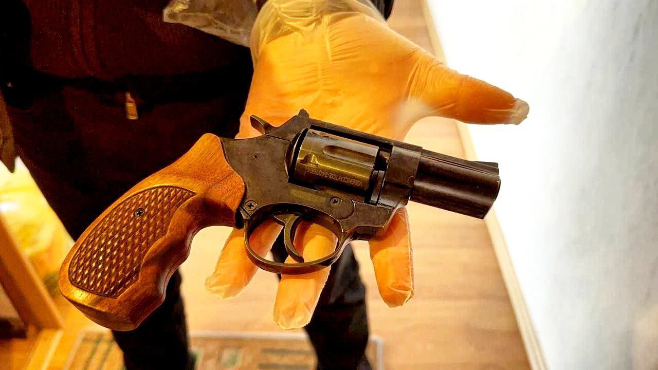 Тагильчанин устроил стрельбу после того, как жена отругала его за покупку пиццы Тагильчанин устроил стрельбу после того, как жена отругала его за покупку пиццы