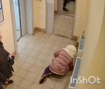 В Верхней Пышме на женщину напали в подъезде