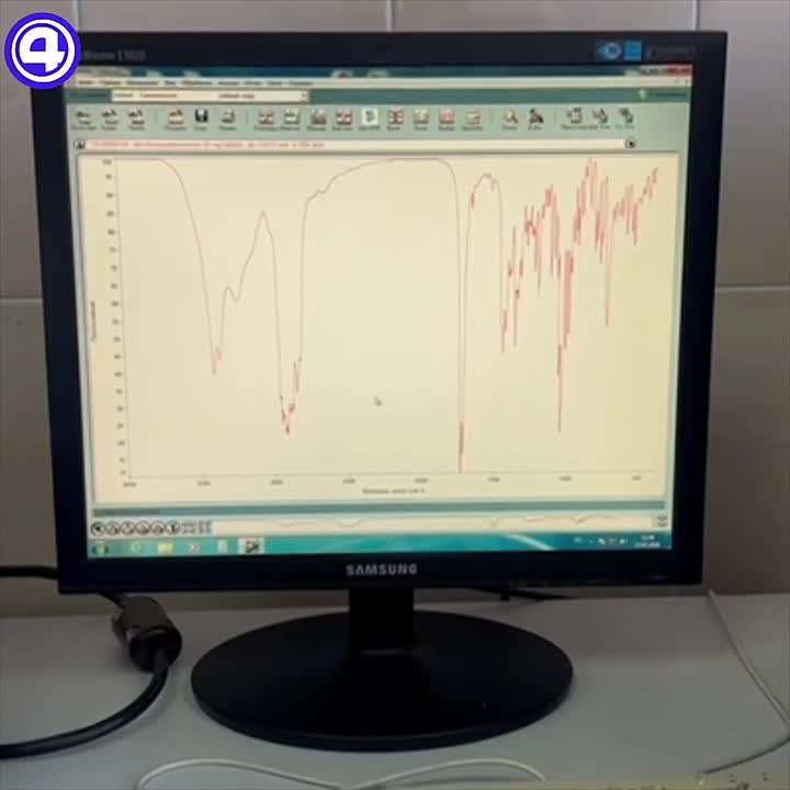 Каратник Cartier, нож и пачка таблеток: таможенники рассказали, что изымают у пассажиров при досмотре
