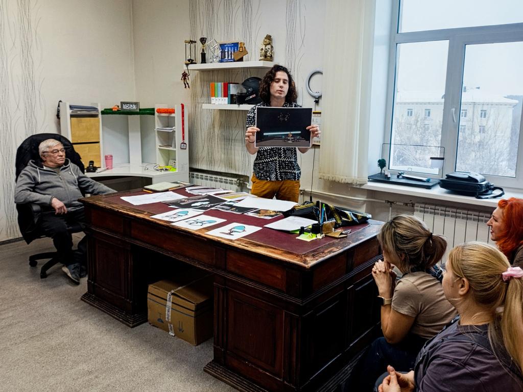 «В Москву! В Москву!» А как? Каменский театр предлагает зрителям новый исход судьбы чеховских «Трех сестер»