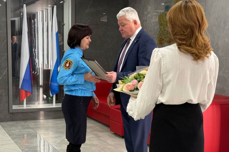 Специалисты Территориального центра мониторинга и реагирования на чрезвычайные ситуации в Свердловской области в 2025 году обработали свыше 1,8 млн обращений Специалисты Территориального центра мониторинга и реагирования на чрезвычайные ситуации в Свердловской области в 2025 году обработали свыше 1,8 млн обращений