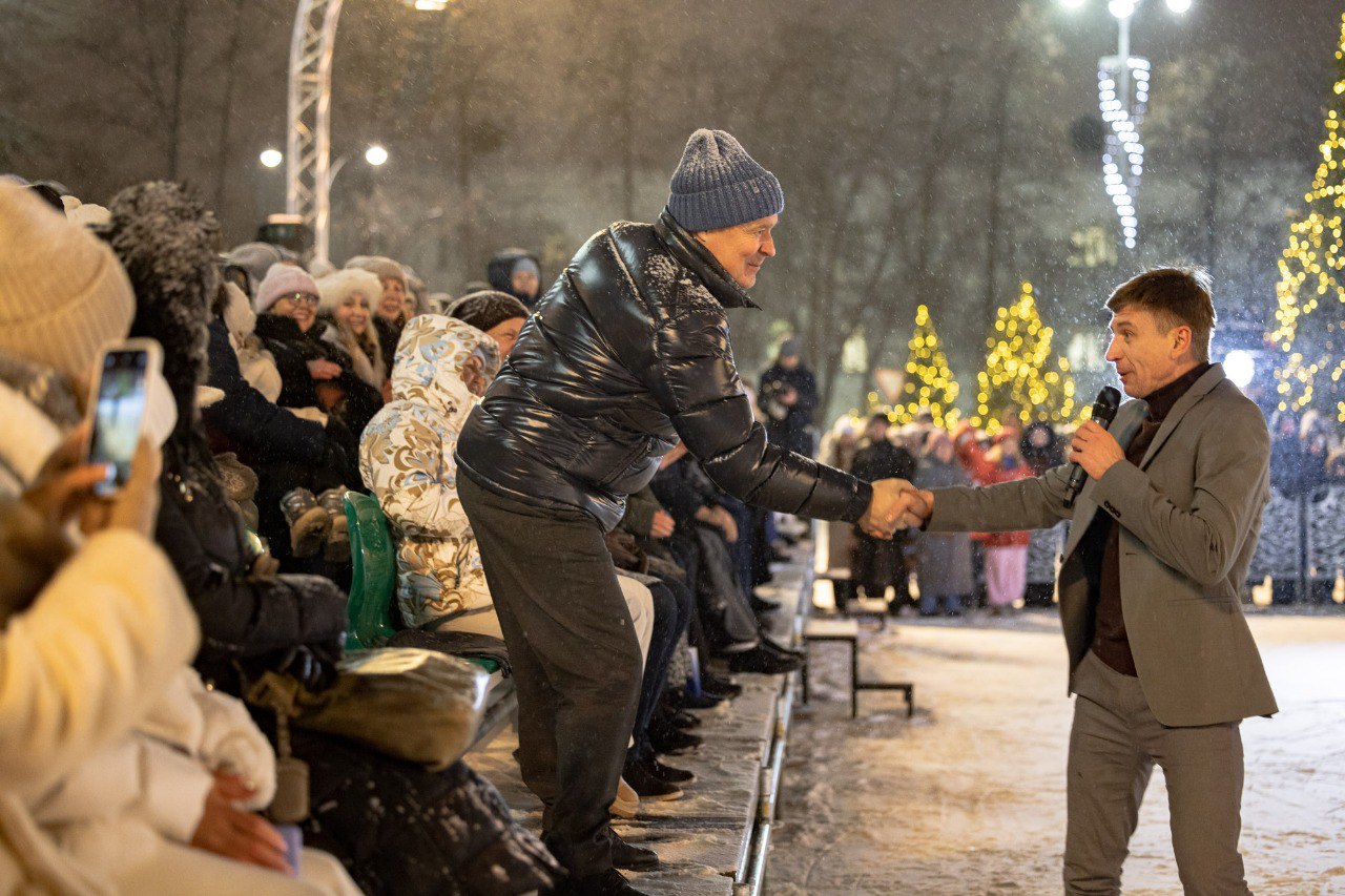 Алексей Орлов: Каток на площади 1905 года стал местом проведения грандиозного гала-шоу Алексей Орлов: Каток на площади 1905 года стал местом проведения грандиозного гала-шоу