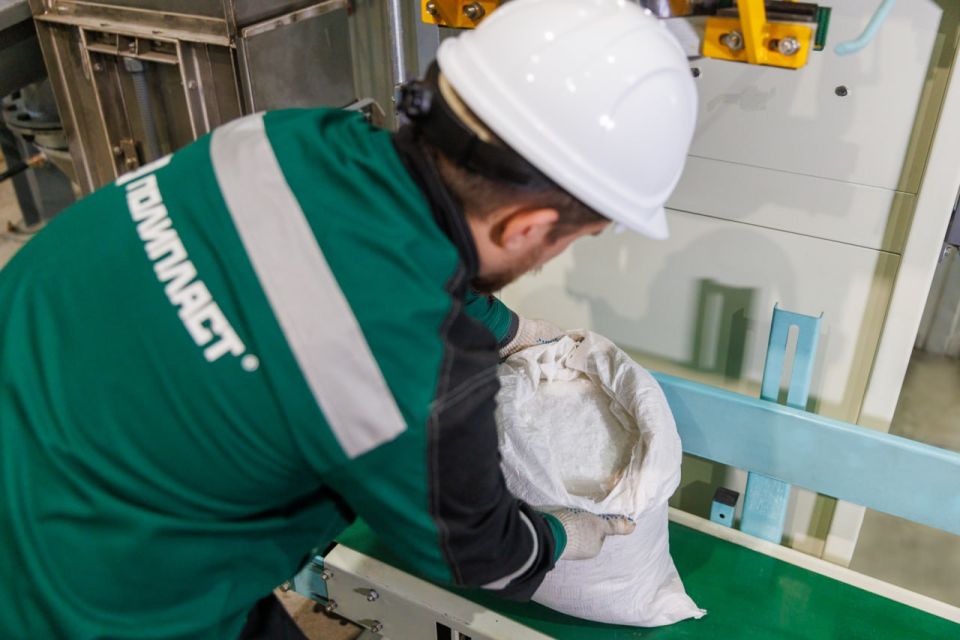 «Полипласт-УралСиб» запустил опытное производство твердых эпоксидных смол