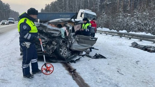Honda вылетела на встречку на ЕКАД: погибла женщина-водитель