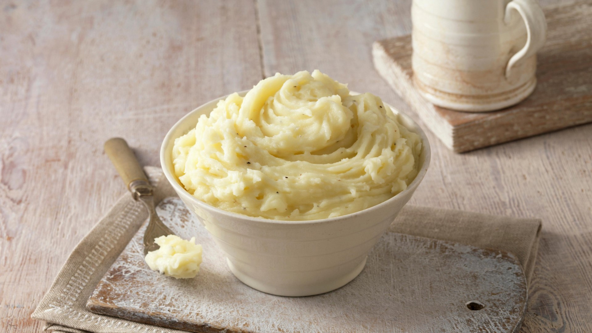 Серое и с комочками: вот почему у вас не получается сделать то самое пюре из детства