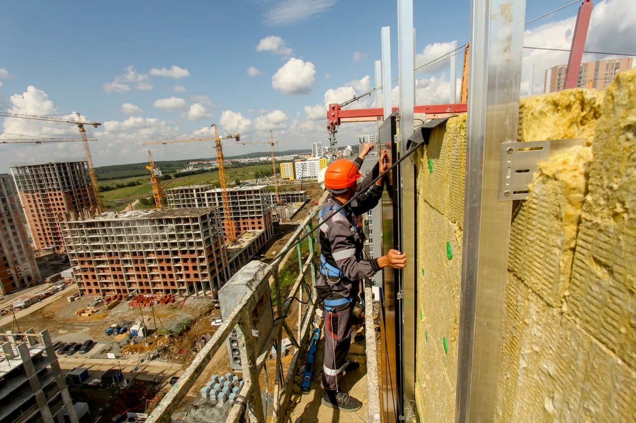 Денис Паслер: 3,15 млн квадратных метров жилья ввели строители в Свердловской области в 2025 году Денис Паслер: 3,15 млн квадратных метров жилья ввели строители в Свердловской области в 2025 году