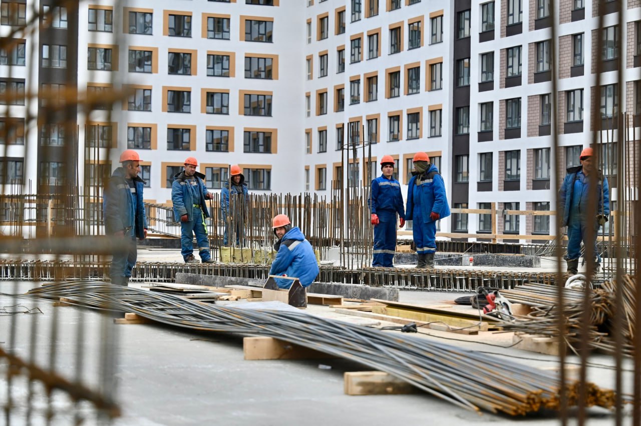 Денис Паслер: 3,15 млн квадратных метров жилья ввели строители в Свердловской области в 2025 году Денис Паслер: 3,15 млн квадратных метров жилья ввели строители в Свердловской области в 2025 году