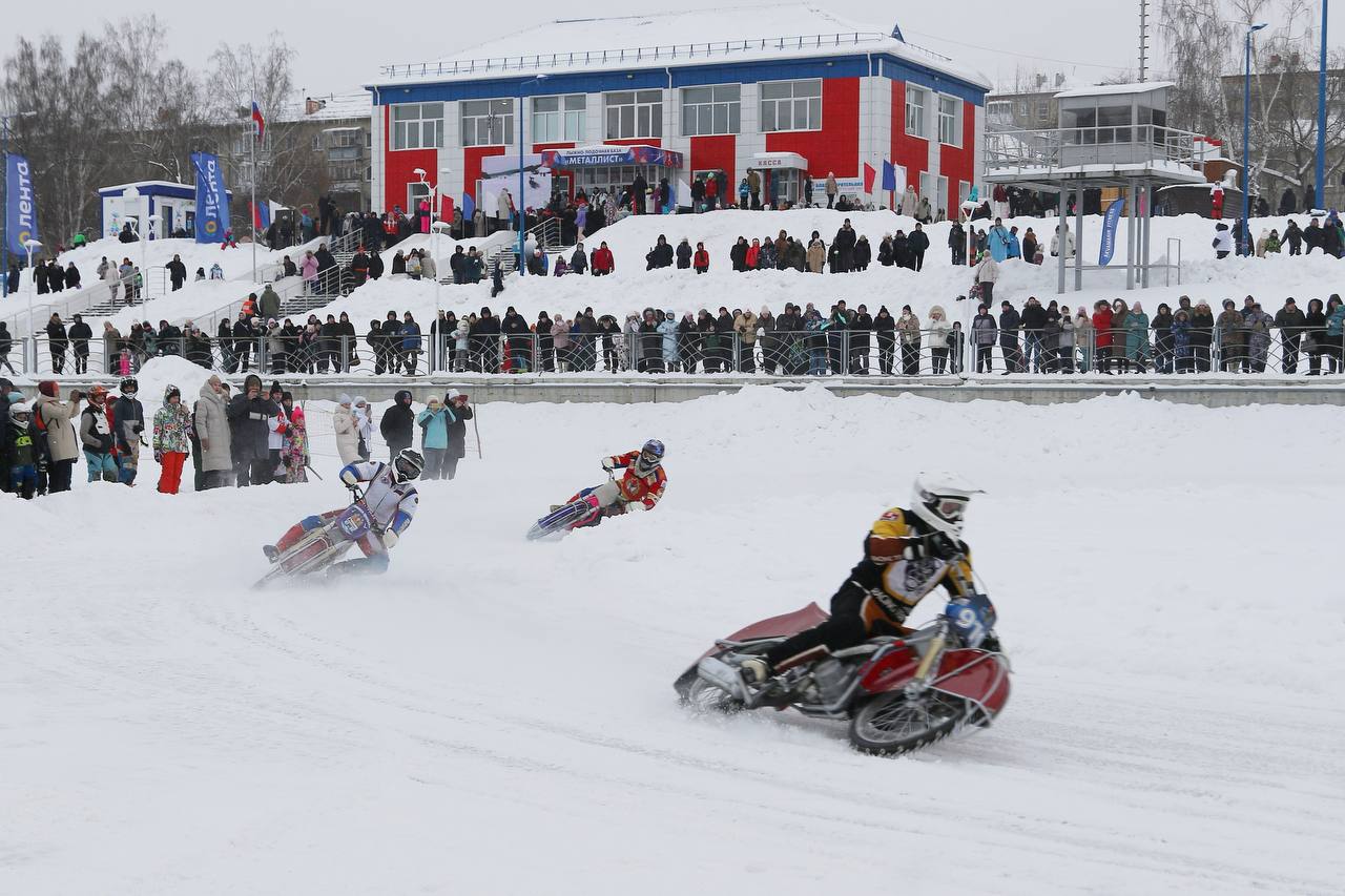 Бокс на коньках и поедание пельменей на скорость – в Свердловской области с размахом отмечают Всероссийский день снега Бокс на коньках и поедание пельменей на скорость – в Свердловской области с размахом отмечают Всероссийский день снега