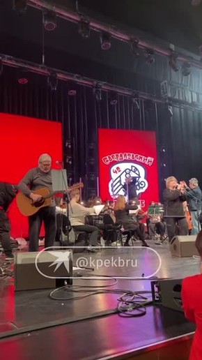 Прямо сейчас проходит репетиция рок-квартирника в Екатеринбурге