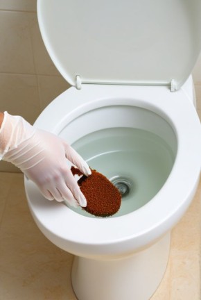 Очистка сантехники: как выбрать лучшее средство для удаления ржавчины и налета