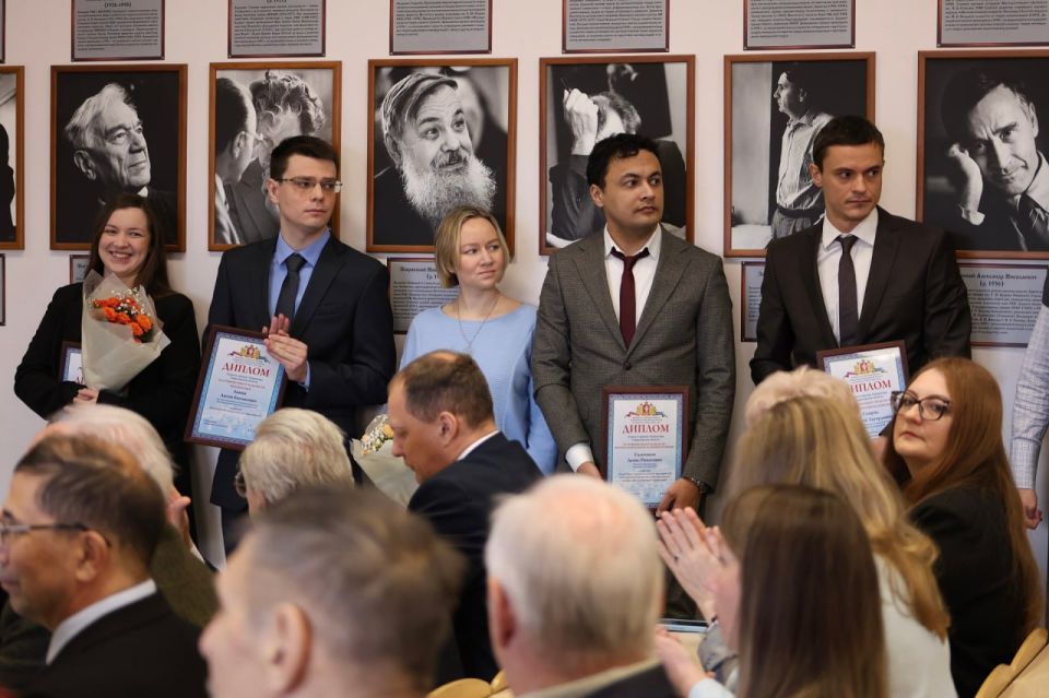 ������� ������, ������� ���������� �������������� ������, �������� ������� � ���������� ��� ���������� �����