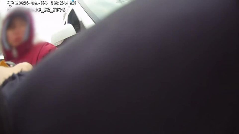 20-летнюю студентку задержали полицейские на Уралмаше с 17 свертками синтетического наркотика