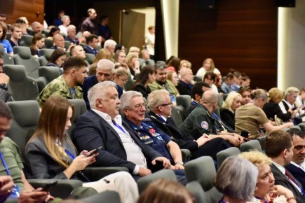 � ���������� V ������ ��������� �����, ������� ������� 17�19 ����� � �����-���������, ��������� ������-�������, ����������� �������� ��������������� � ���� ��� � ���������� ������������ ������