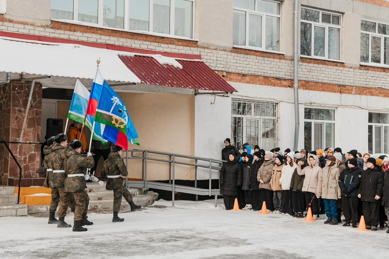 Памятные мероприятия прошли в поселке Бобровский в честь 106-летия со дня рождения легендарного летчика-аса Памятные мероприятия прошли в поселке Бобровский в честь 106-летия со дня рождения легендарного летчика-аса