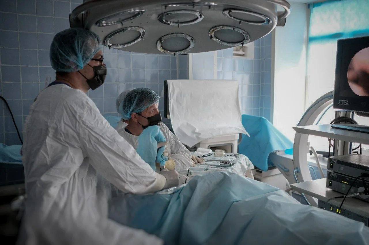 98-летняя свердловчанка упала дома и сломала правую бедренную кость