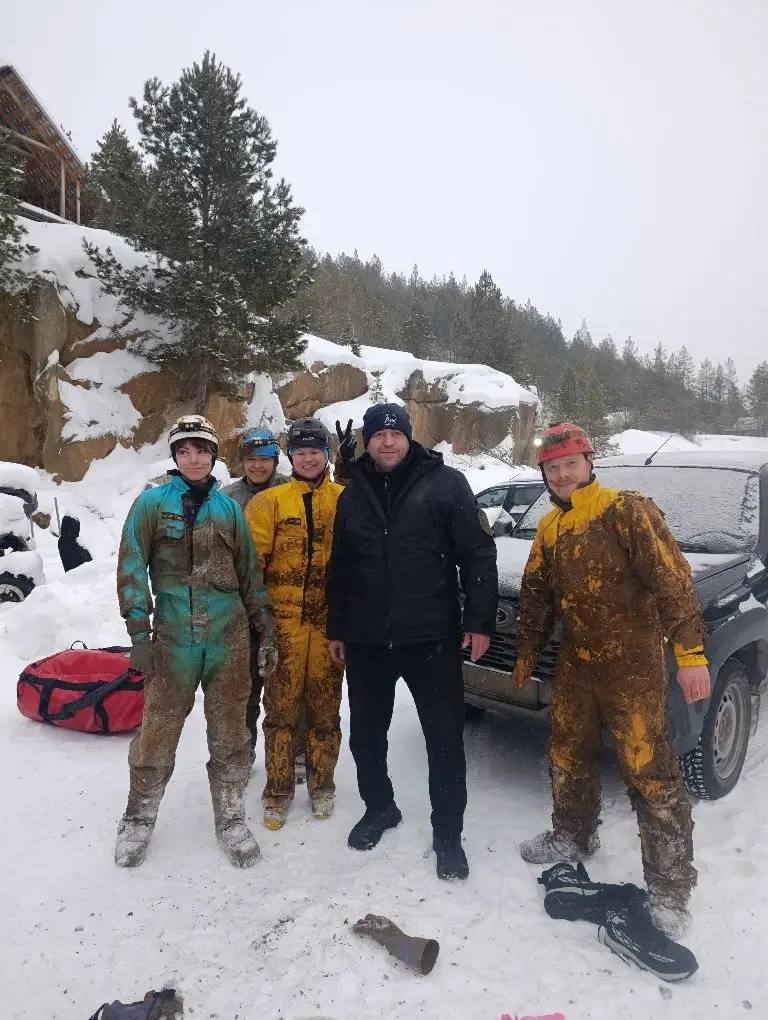 Уральские спелеологи добились прогресса в изучении одной из уникальных пещер России «Черный кот» в природно-минералогическом заказнике «Режевской» Уральские спелеологи добились прогресса в изучении одной из уникальных пещер России «Черный кот» в природно-минералогическом заказнике «Режевской»