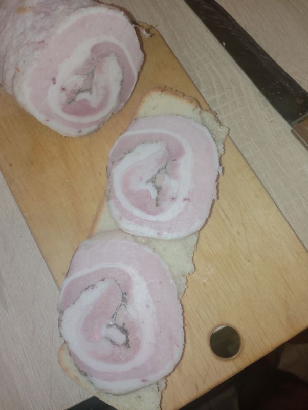 Три бутерброда с салом: как организовать максимально сытный день