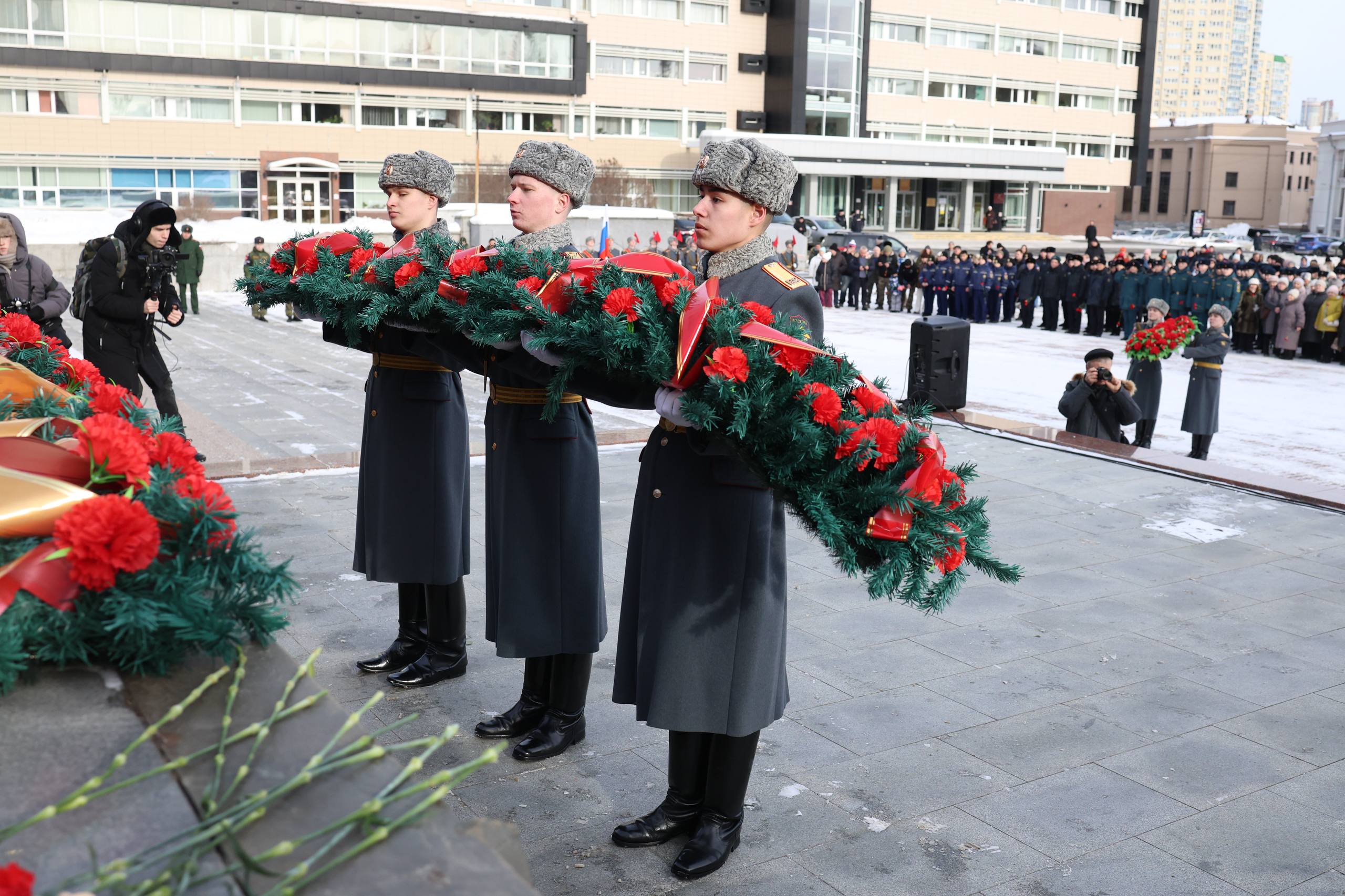 Денис Паслер: сегодня вся Свердловская область чтит воинов, погибших в локальных конфликтах Денис Паслер: сегодня вся Свердловская область чтит воинов, погибших в локальных конфликтах
