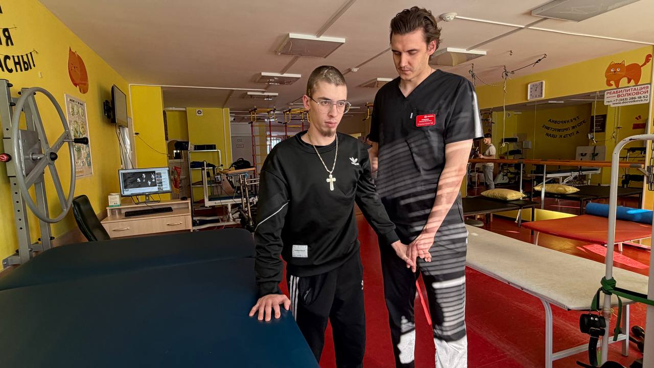 Директор благотворительного фонда «Ветераны специальной военной и контртеррористических операций» Сергей Павленко посетил одну из клиник Екатеринбурга Директор благотворительного фонда «Ветераны специальной военной и контртеррористических операций» Сергей Павленко посетил одну из клиник Екатеринбурга