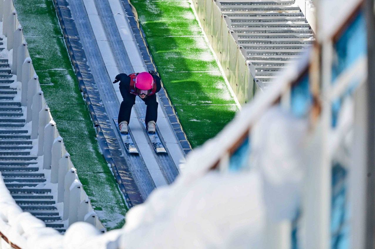 Полный комплект наград – у наших летающих лыжников! Полный комплект наград – у наших летающих лыжников!