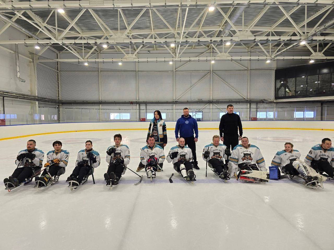 Свердловская команда ветеранов СВО "Уральские волки" стала чемпионом любительской лиги по следж-хоккею