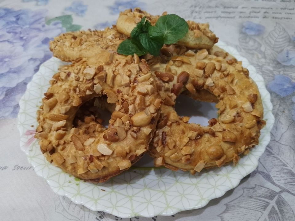 Нежные песочные ореховые кольца: идеальное печенье для чаепития