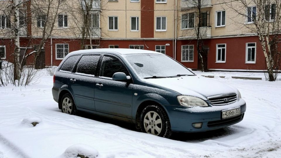 Екатеринбург в ледяной ловушке: после снегопадов и заморозков дороги превратились в каток