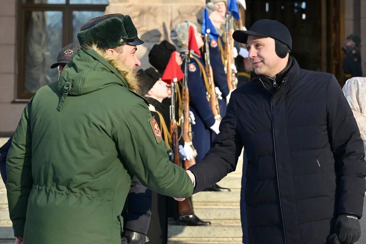 Денис Паслер в День защитника Отечества возложил цветы к памятнику Георгию Жукову Денис Паслер в День защитника Отечества возложил цветы к памятнику Георгию Жукову